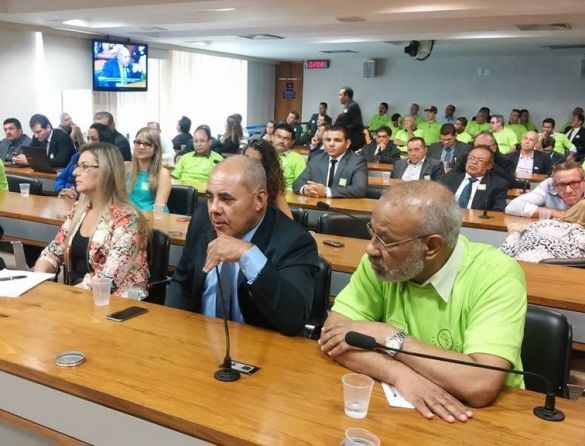 Frentistas pressionam e pedem arquivamento do projeto de automação dos postos
