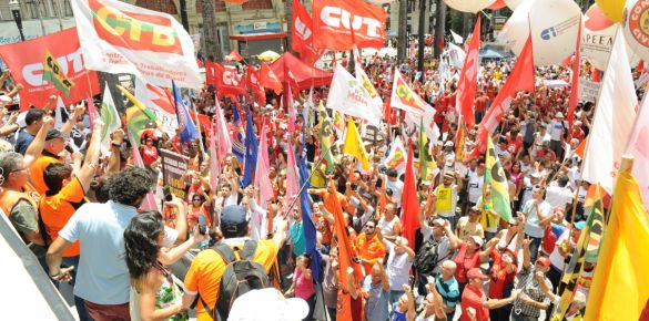 Nota das Centrais Sindicais em favor dos trabalhadores 