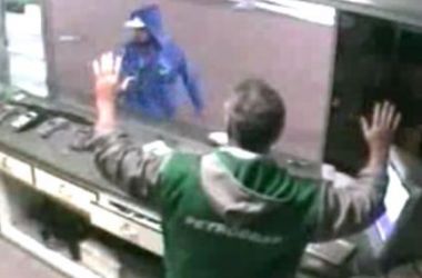 Mantida condenação a posto que descontou de frentista valor roubado em assalto