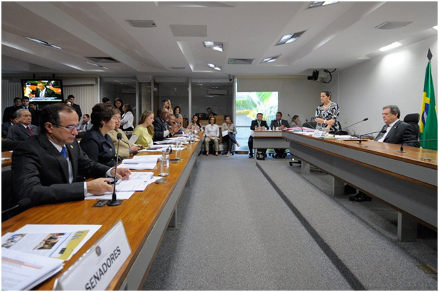 Comissão do Senado aprova aposentadoria especial mesmo com uso de EPI